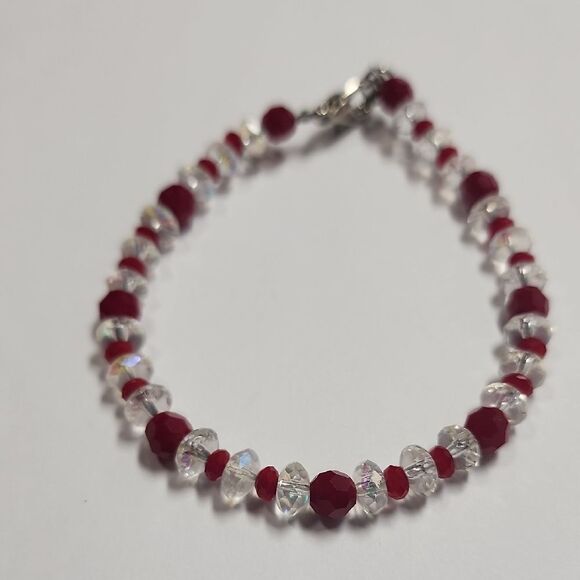 Elegant Red and Clear Crystal Glass Beaded Bracelet - Picture 1 of 2